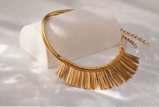 Solène Fringe Collar